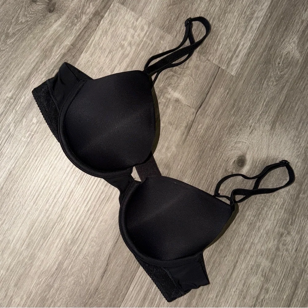 Victoria’s Secret 32B bra